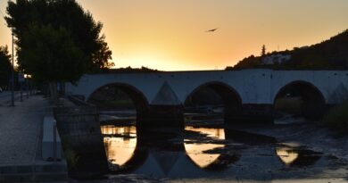 Feira Medieval faz reabrir aos peões ponte histórica no Algarve