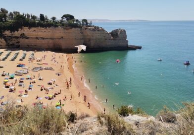 O tempo e a temperatura da água do mar no Algarve este domingo (28 de junho)