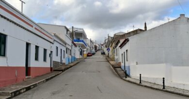 Nesta terra algarvia pode descobrir os segredos da cozinha antiga e aprender a fazer papas de milho Nesta terra algarvia pode descobrir os segredos da cozinha antiga e aprender a fazer papas de milho