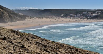 Evento na melhor praia da Europa e edifício de famosa discoteca à venda. Vai ser assim o dia no Algarve (segunda-feira, 17 de agosto)