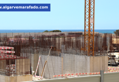 Continua a construção de polémico hotel de 50 milhões de euros (com fotos)