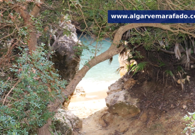 Esta praia secreta do Algarve parece saída de um filme (com VÍDEO)