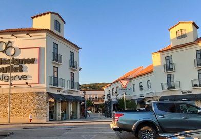Duas novas lojas em grande espaço comercial do Algarve 