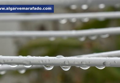 O tempo e a temperatura da água do mar no Algarve esta segunda-feira (24 de agosto)