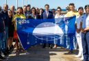 Bandeira Azul hasteada em praia de Albufeira