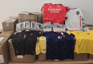 Portimão e Faro: apreensão de roupa e óculos contrafeitos avaliados em 14 mil euros