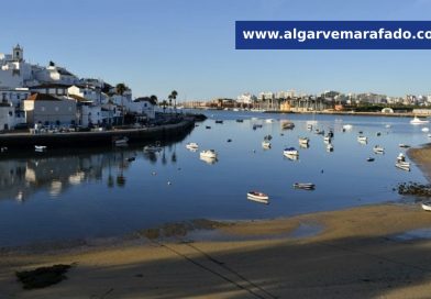 O tempo e a temperatura da água do mar no Algarve esta terça-feira (28 de julho)