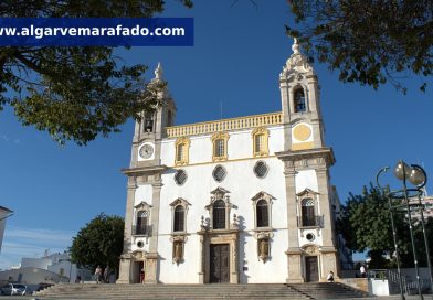 Foto do dia: igreja marcante de cidade algarvia que guarda ossos de mais de mil monges