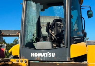 Vândalos atacam máquina usada para arranjar estradas em município algarvio
