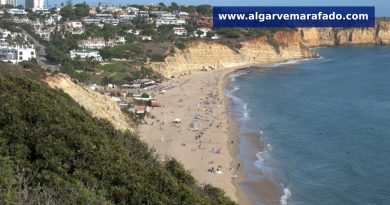 O tempo e a temperatura da água do mar no Algarve este domingo (5 de julho) O tempo e a temperatura da água do mar no Algarve este domingo (5 de julho)