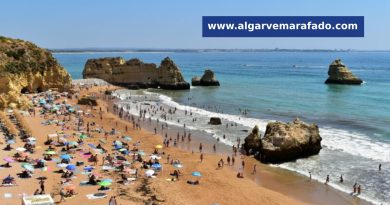 O tempo e a temperatura da água do mar no Algarve este sábado (18 de julho) O tempo e a temperatura da água do mar no Algarve este sábado (18 de julho)