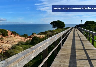 O tempo e a temperatura da água do mar no Algarve esta segunda-feira (31 de agosto)