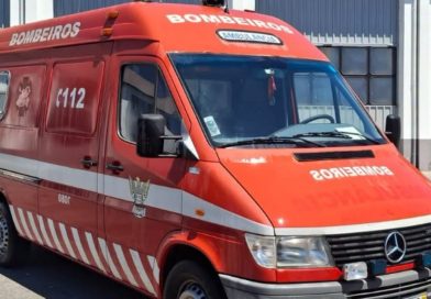 Corporação de bombeiros algarvia põe à venda antiga ambulância