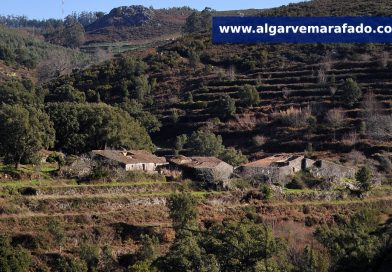 Foto do dia: a aldeia mais alta do Algarve